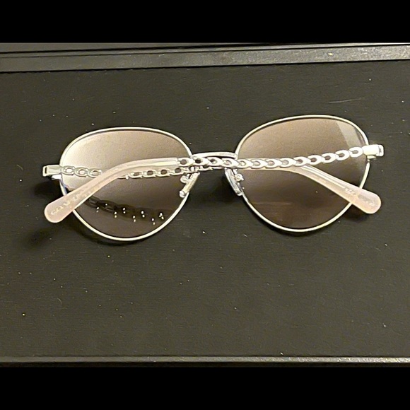 COACH Signature Chain Oval Sunglasses -Silver/Grey Pink Mirror ❤️FINAL PRICE!❤️ - Picture 3 of 7